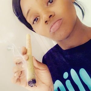 Meet your Posher, Adriana